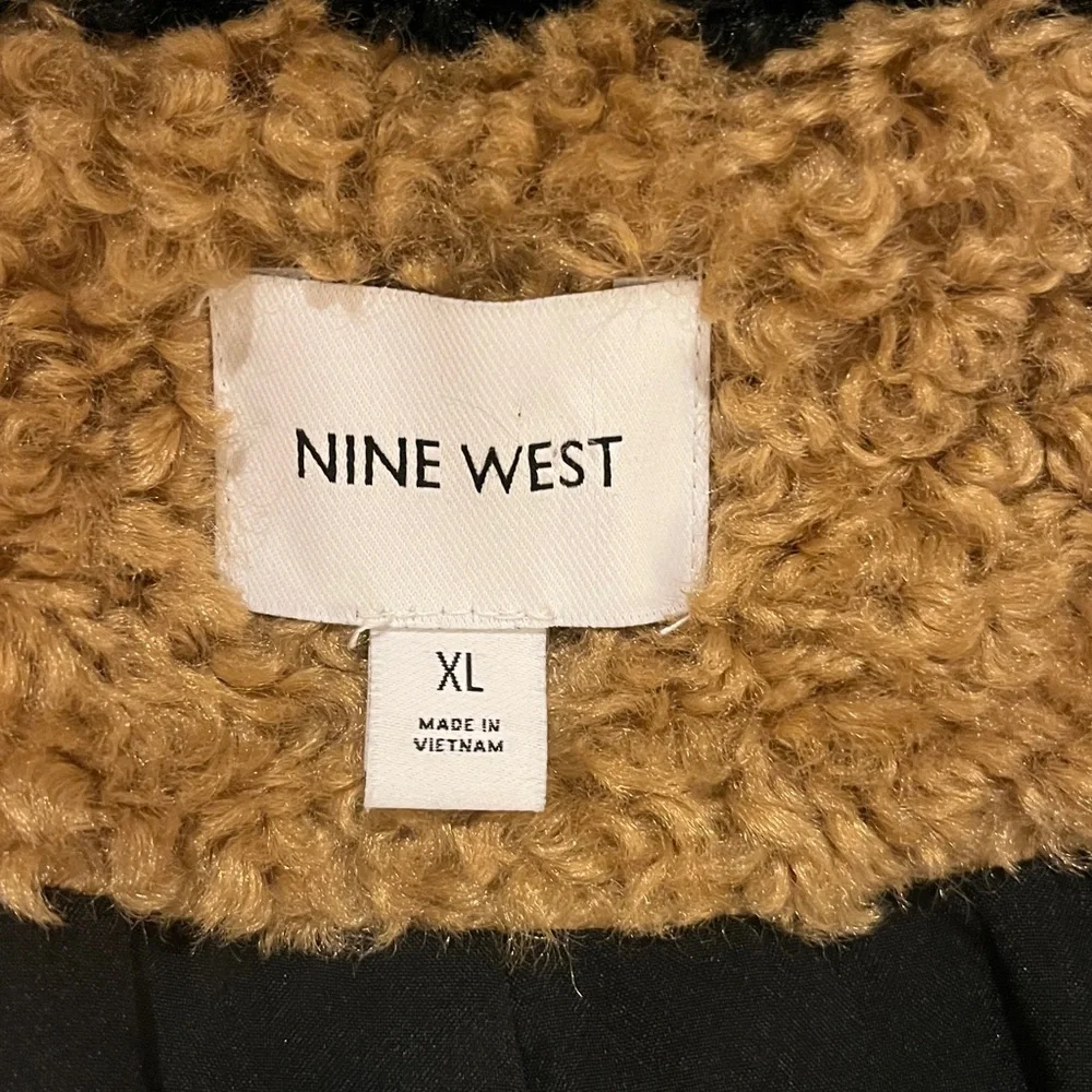 Nine West Sherpa bomber jacket in tan & black w/ asymmetrical zipper. XL - Picture 10 of 13